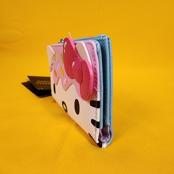 Loungefly Sanrio Hello Kitty Cupcake Sprinkle Sweet Treats Flap Wallet NEW - Picture 6 of 13